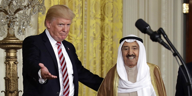 特朗普会晤科威特领导人 主动搀扶绅士风度
