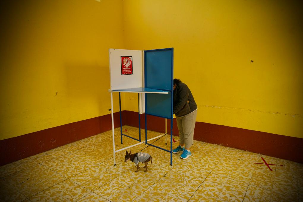 危地马拉举行总统选举第二轮投票