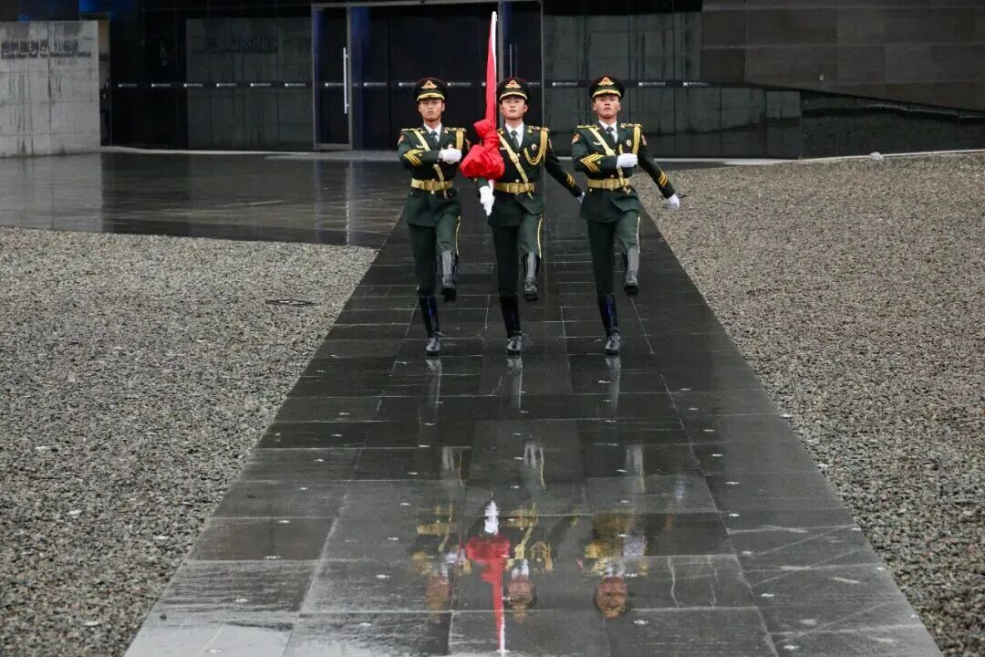 這是今天的南京，陰有小雨。國家公祭，以史為鑒，吾輩自強！