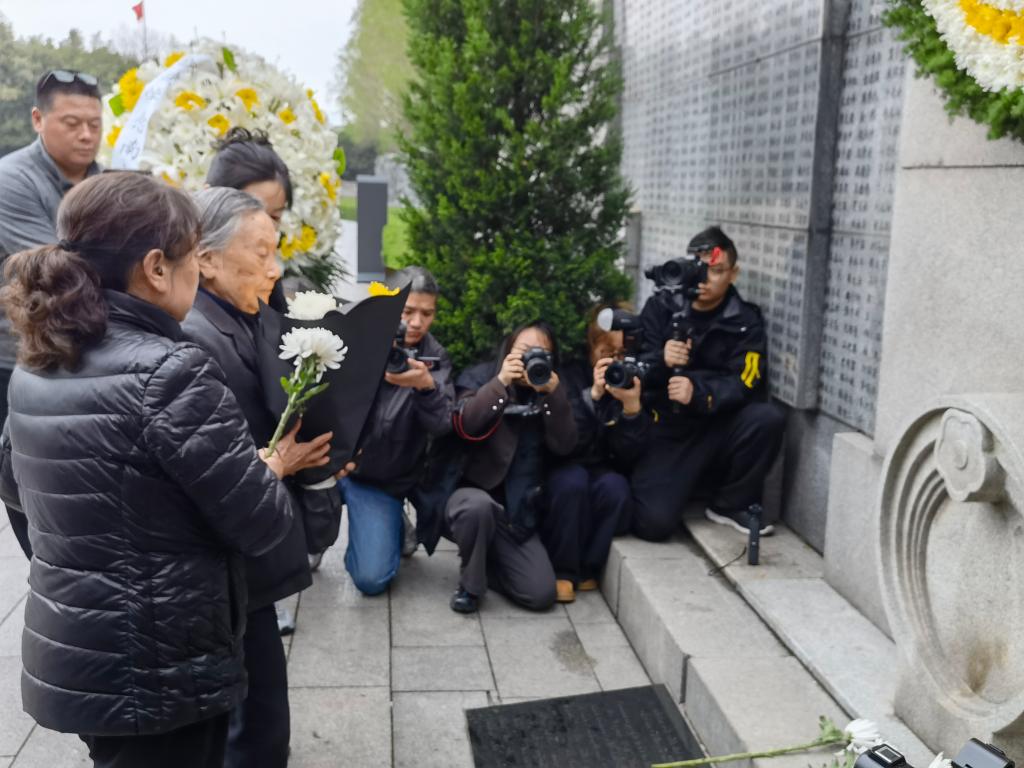 南京大屠殺死難者遺屬舉行清明祭 倖存者僅剩21人 南京大屠殺死難者遺屬舉行清明祭 倖存者僅剩21人