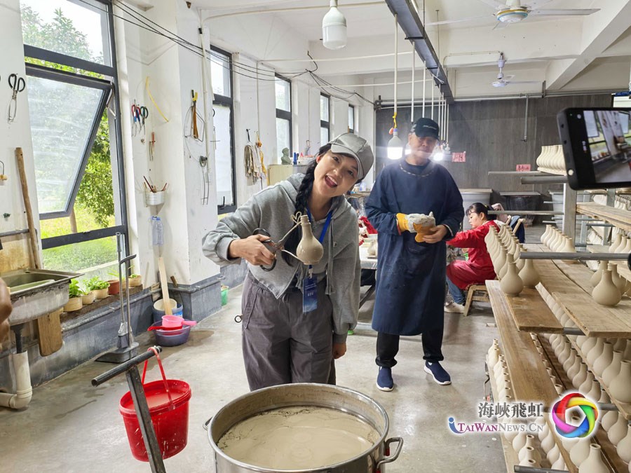 執著追求天青色的夢想——“中國式現代化發展看河南”兩岸媒體聯合採訪團走近汝瓷_fororder_圖6