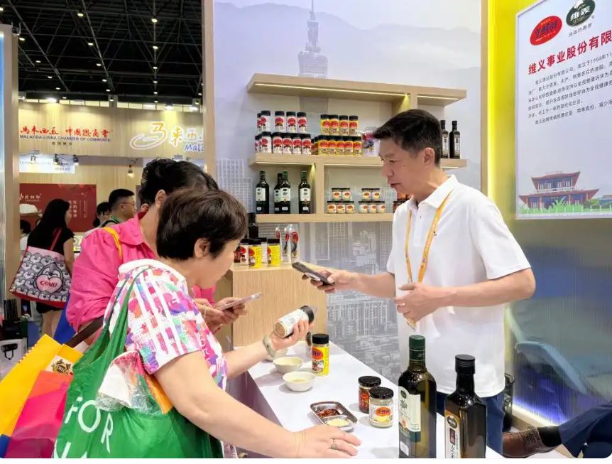 潮起海之南 兩岸共揚帆——台灣特色展區首秀消博會_fororder_消博會1.JPG