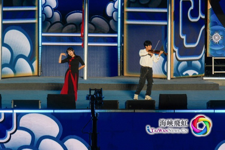 《青花瓷》和頂碗舞的夏日之約_fororder_圖1_副本