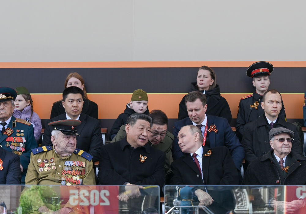 新華圖訊丨習近平出席俄羅斯紀念蘇聯偉大衛國戰爭勝利80週年慶典