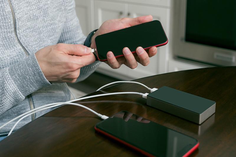 移動電源新國標出臺 要求標明建議使用年限 移動電源新國標出臺 要求標明建議使用年限