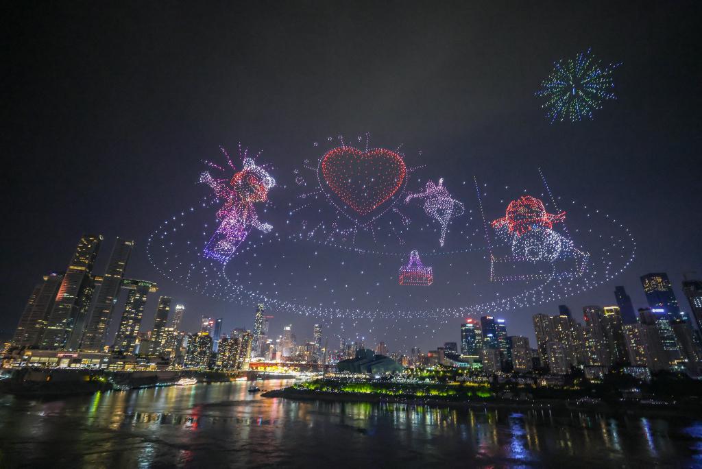 無人機燈光秀,重慶“秀”的是什麼? 無人機燈光秀,重慶“秀”的是什麼?