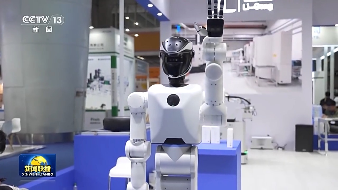 中國機器人海外“圈粉” 中國機器人海外“圈粉”