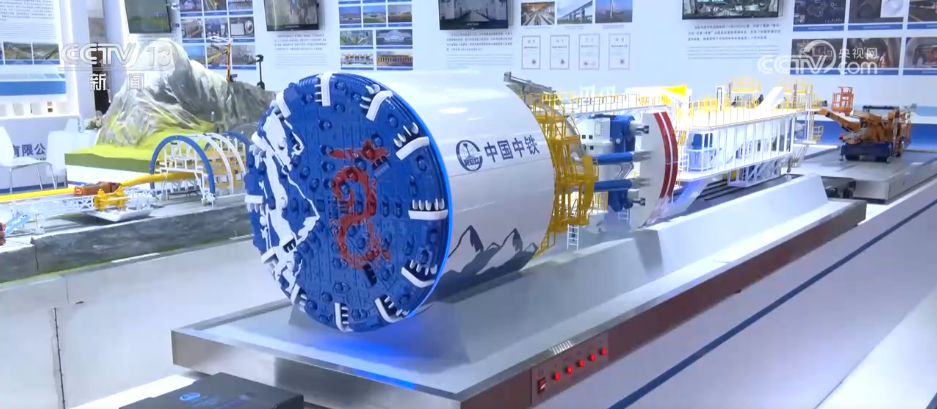 交通領域最新技術亮相北京國際展會 “中國速度”持續驚艷世界 交通領域最新技術亮相北京國際展會 “中國速度”持續驚艷世界