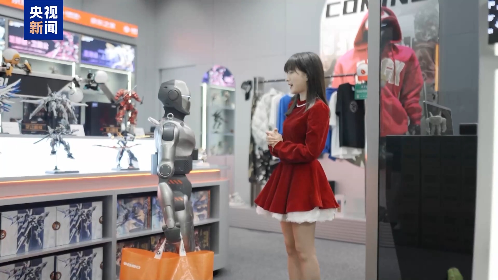 打爆米花、做咖啡、導購……人形機器人在深圳“上崗”了