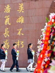 清明節前祭先烈