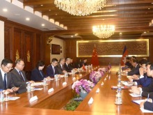 王毅同柬埔寨副首相兼外交大臣布拉索昆會談