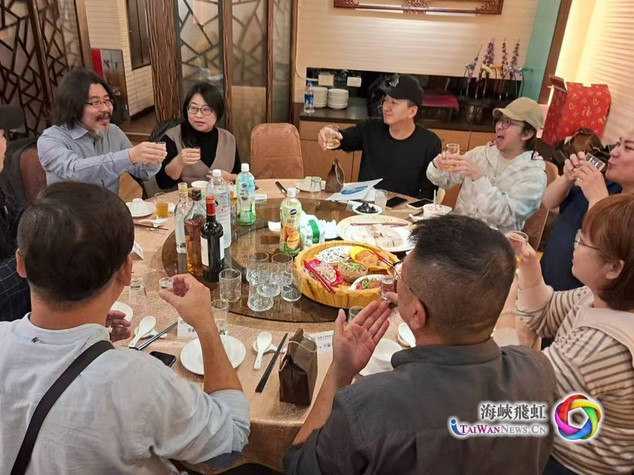 馬年新聲｜無論在台灣還是在大陸過年，總能感受到家的溫暖_fororder_允愷在台灣過年拍攝11