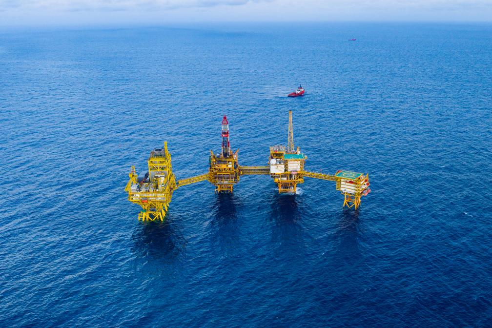 “深海一號”二期工程綜合處理平臺安裝完成 “深海一號”二期工程綜合處理平臺安裝完成