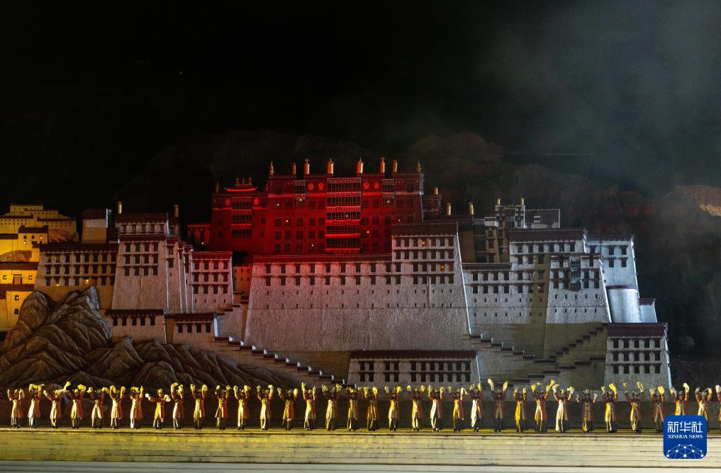 第一個機場、第一所大學……一組照片見證新西藏變遷 第一個機場、第一所大學……一組照片見證新西藏變遷