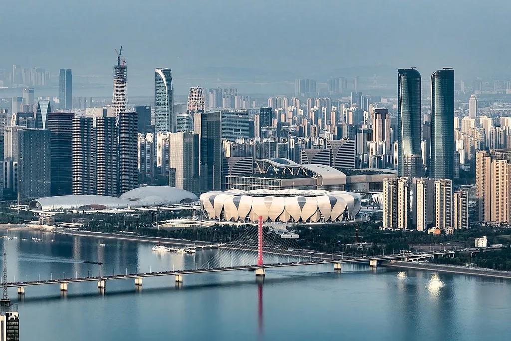 地方兩會陸續召開，“十五五”開局之年各地準備怎麼幹？