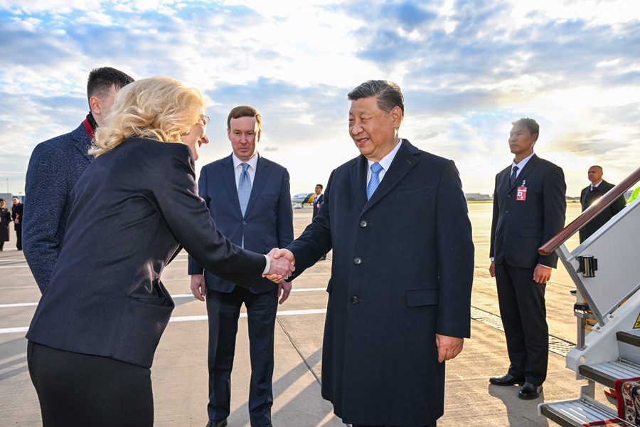 習近平抵達莫斯科對俄羅斯進行國事訪問並出席紀念蘇聯偉大衛國戰爭勝利80週年慶典 習近平抵達莫斯科對俄羅斯進行國事訪問並出席紀念蘇聯偉大衛國戰爭勝利80週年慶典