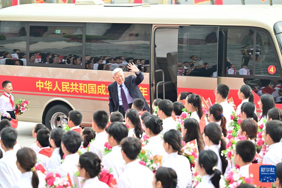 中華人民共和國國家勳章和國家榮譽稱號頒授儀式在京隆重舉行