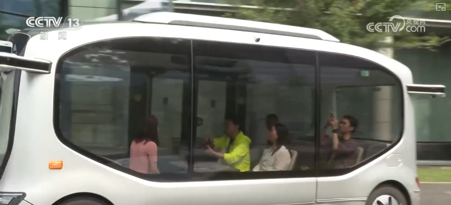 從“車看燈”到“燈看車” “軟環境+硬政策”支撐自動駕駛“加速跑”