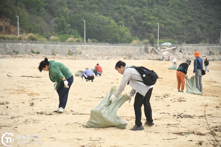 連續十年守護蔚藍 兩岸同胞開展2026年綠美海岸公益凈灘活動