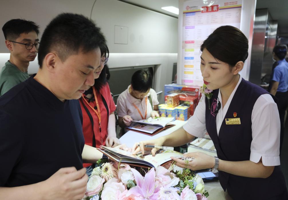 京港、滬港夕發朝至高鐵開通 密切香港與內地聯繫