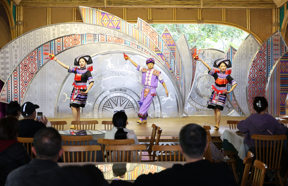 探訪中國首個跨境旅遊合作區 探訪中國首個跨境旅遊合作區