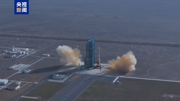 神舟二十二號飛船發射升空