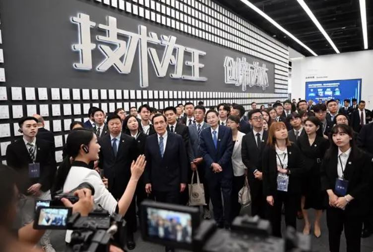 凝聚兩岸同胞共同振興中華民族的強大力量