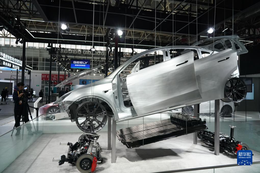 “鏈”接世界 奏響開放合作新樂章——寫在首屆中國國際供應鏈促進博覽會開幕之際