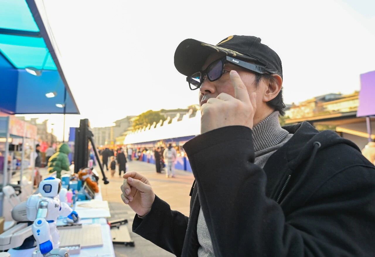 AI眼鏡進“國補” 從“嘗鮮”到“常用”還有幾步? AI眼鏡進“國補” 從“嘗鮮”到“常用”還有幾步?