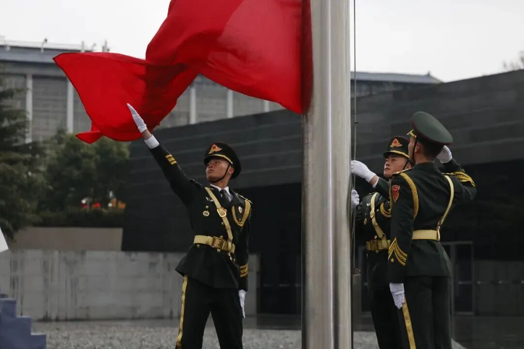 這是今天的南京，陰有小雨。國家公祭，以史為鑒，吾輩自強！