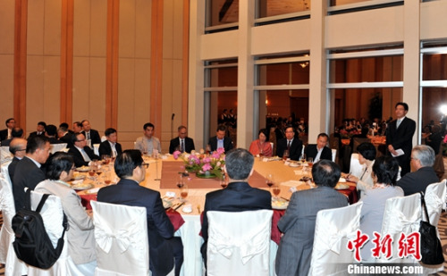 香港中聯辦主任張曉明與立法會建制派議員茶敘