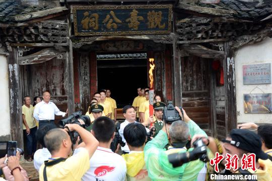 紀念長征勝利80週年 紅色旅遊火炬傳遞活動舉行