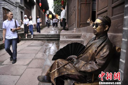 海外華媒高層重慶遊古城:“中國才有的古時味道” 海外華媒高層重慶遊古城:“中國才有的古時味道”