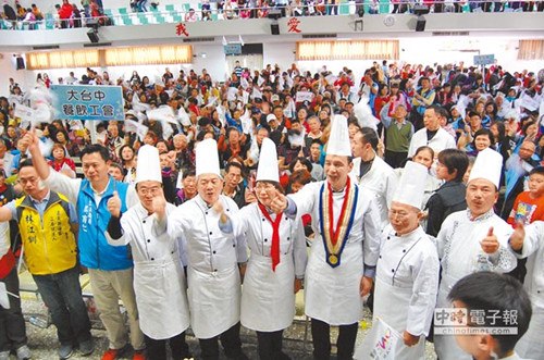 朱立倫指兩岸要和平 批民進黨執政大家就煩躁 朱立倫指兩岸要和平 批民進黨執政大家就煩躁