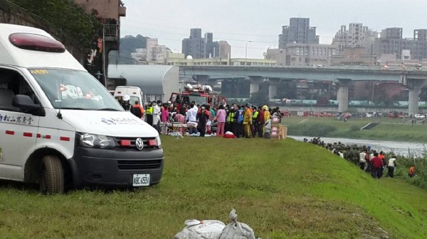 台灣陸委會回應復興空難：將協助31名陸客處理後續。（臺媒圖)