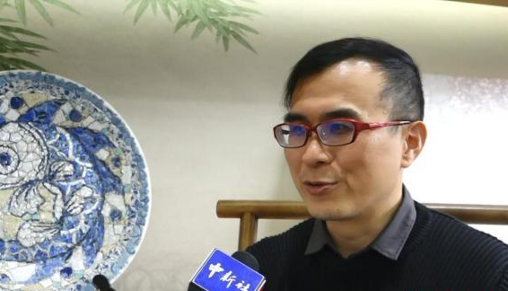 臺胞“邱邱老師”和他的馬賽克“魚盤”