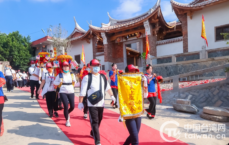 在昆臺青談背著媽祖千里尋根：兩岸“源”本是一家