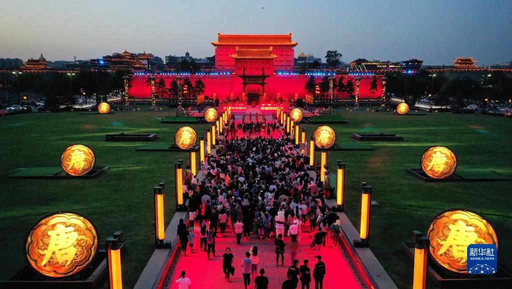 “飛閱”西安瞰古今