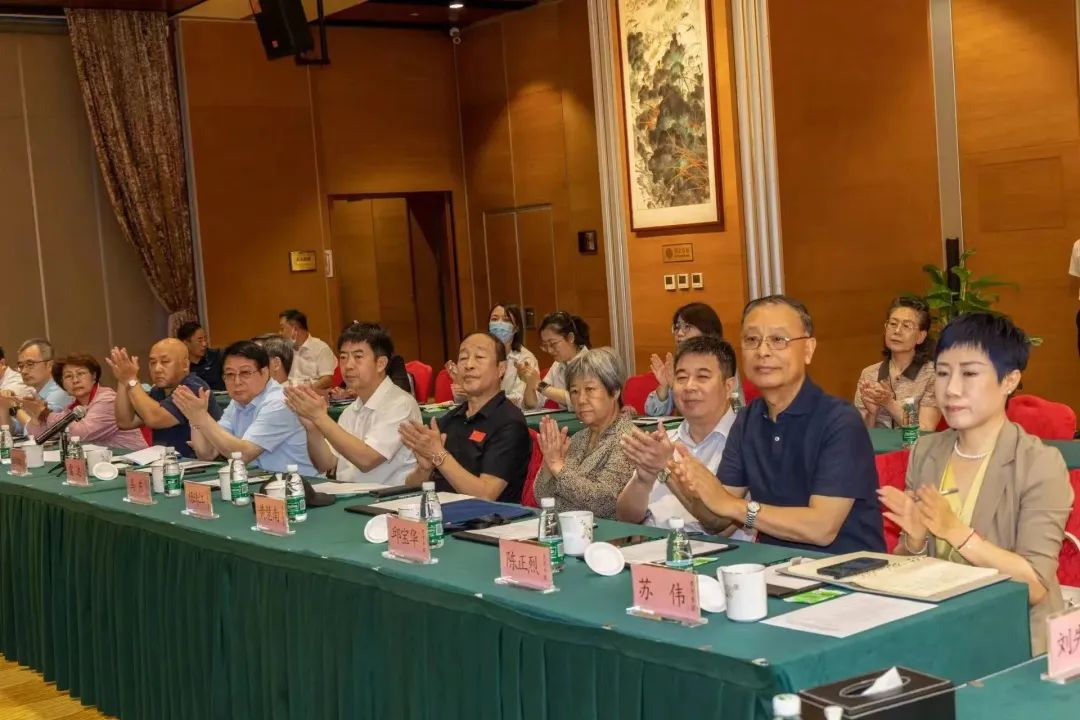歡聚一堂、暢敘情誼、共謀發展——北京市黃埔軍校同學會召開慶祝建會35週年暨紀念黃埔軍校建校99週年座談會