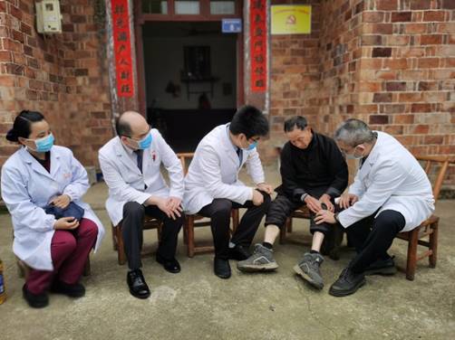 下鄉上門義診獻愛心 這家台資醫院“甘之如飴”