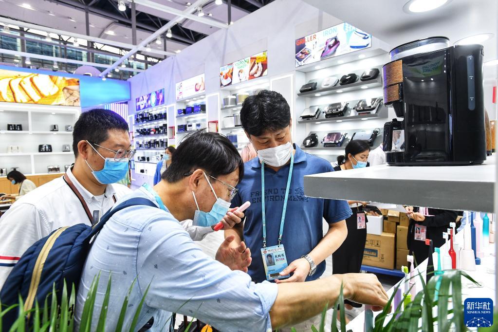 重整行裝再出發——“中國第一展”率先恢復線下展讓世界分享中國機遇