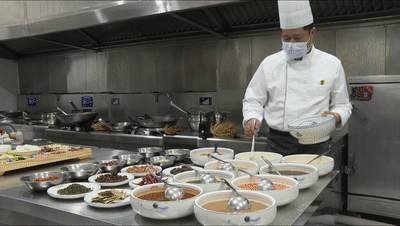 台灣省的家人們，歡迎回家吃這碗過橋米線