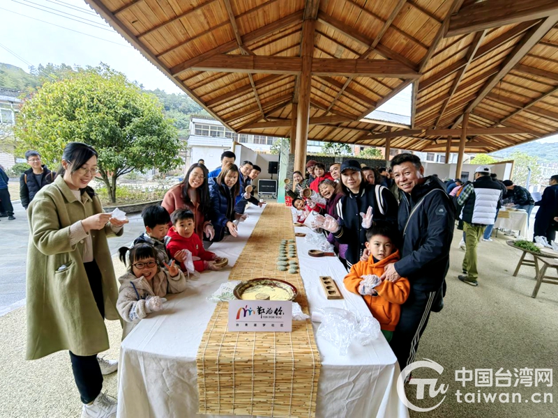 拾趣春天情牽兩地 寧波“鄞為你”臺青逐夢社區舉行親子活動