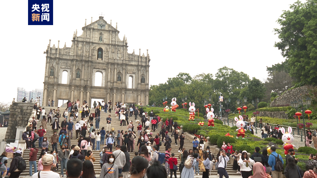 全面恢復內地與港澳人員往來首日 首批內地旅行團抵澳