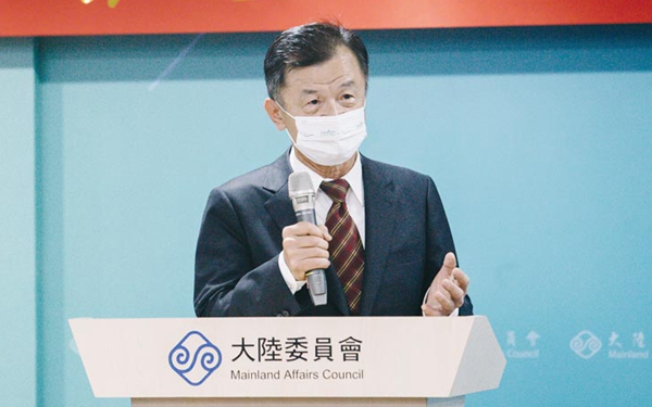 “台獨”分子公然販賣“兩國論”，離燒身自焚絕路不遠了！