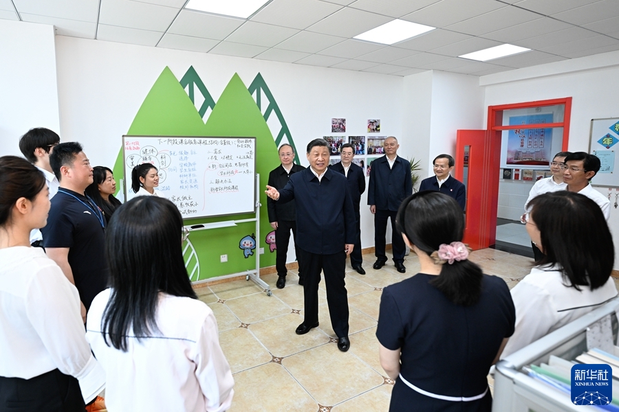 習近平在北京育英學校考察時強調 爭當德智體美勞全面發展的新時代好兒童 向全國廣大少年兒童祝賀“六一”國際兒童節快樂