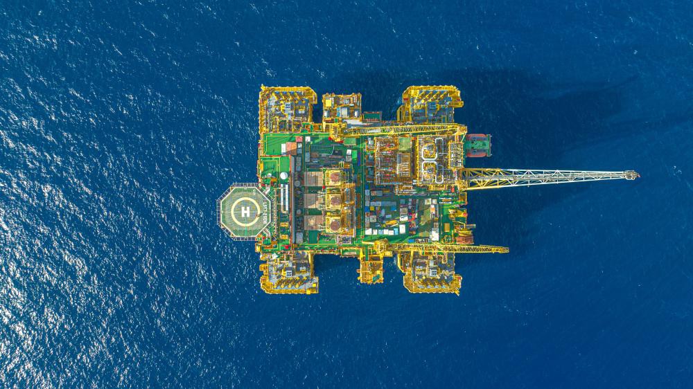 “深海一號”大氣田完成首次超深水海管清管作業
