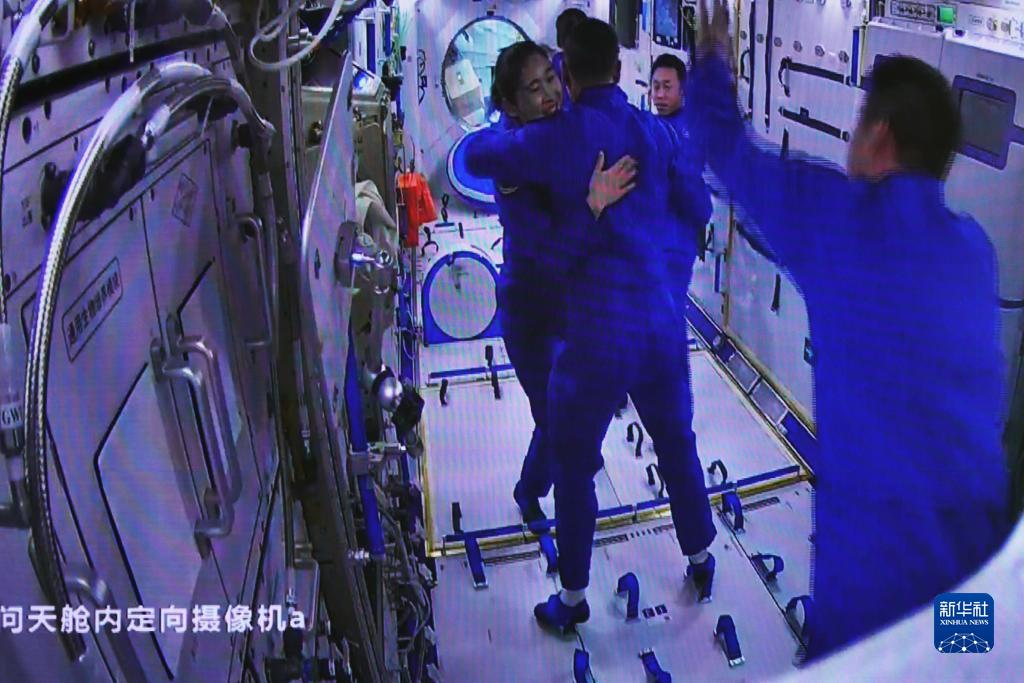 神舟十五號3名航天員順利進駐中國空間站 兩個航天員乘組首次實現“太空會師”