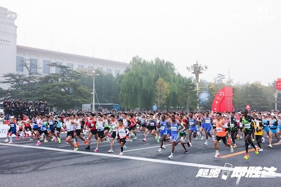 北京現代勝達領跑“北馬”見證青春與熱血的盛宴