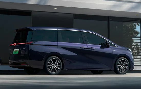 中型MPV 廣汽傳祺E8將11月廣州車展預售_fororder_image002